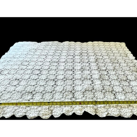 Hand Crocheted Tablecloth With Floral Medallions & Scalloped Edges 55.25" x 49" - Picture 3 of 13